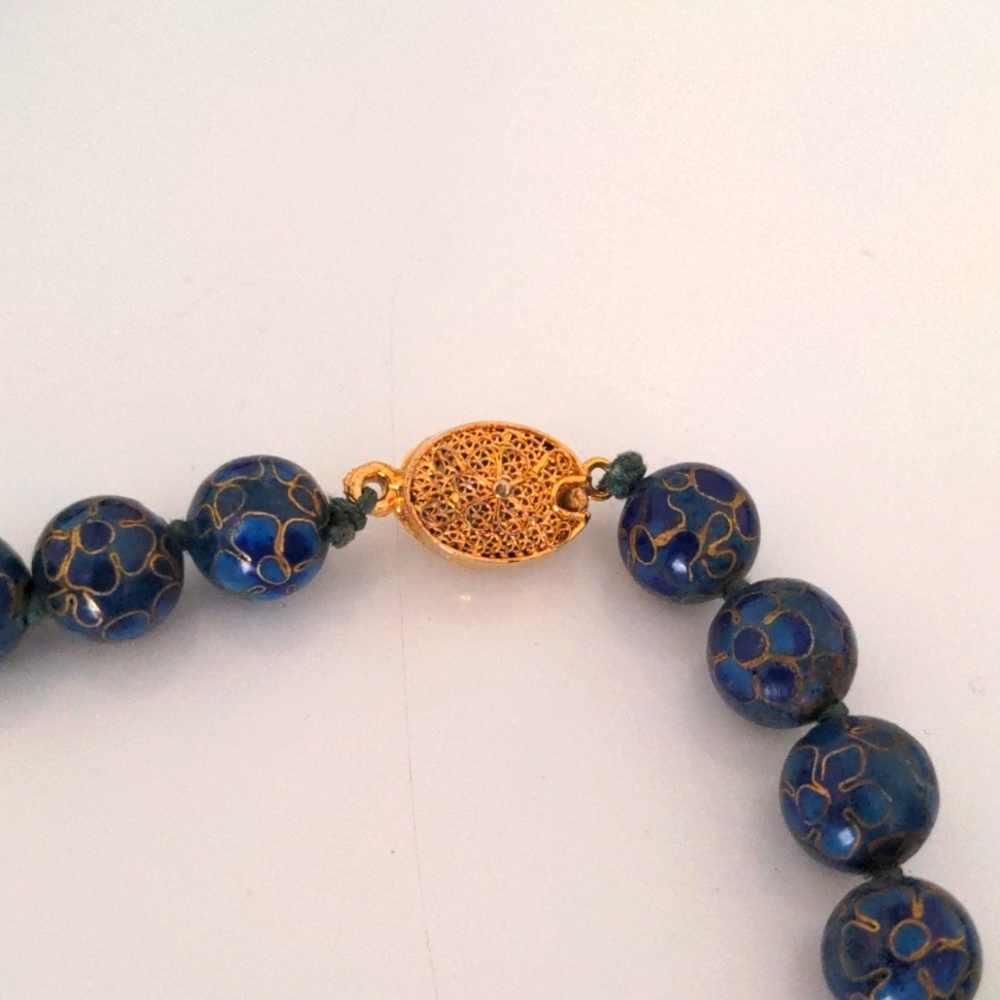 Beaded necklace - Picture 3 of 6